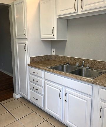 4th image of 846 Kirk Pl