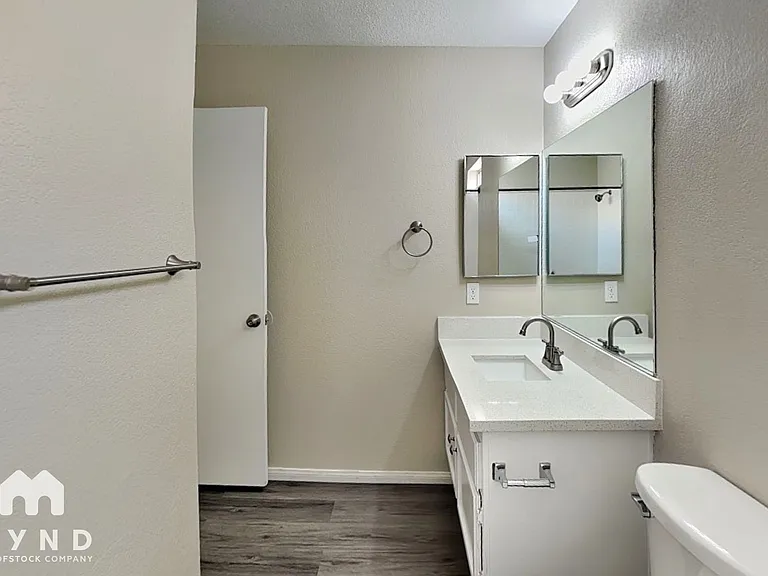 5825 Goodsprings Ct — Photo 12