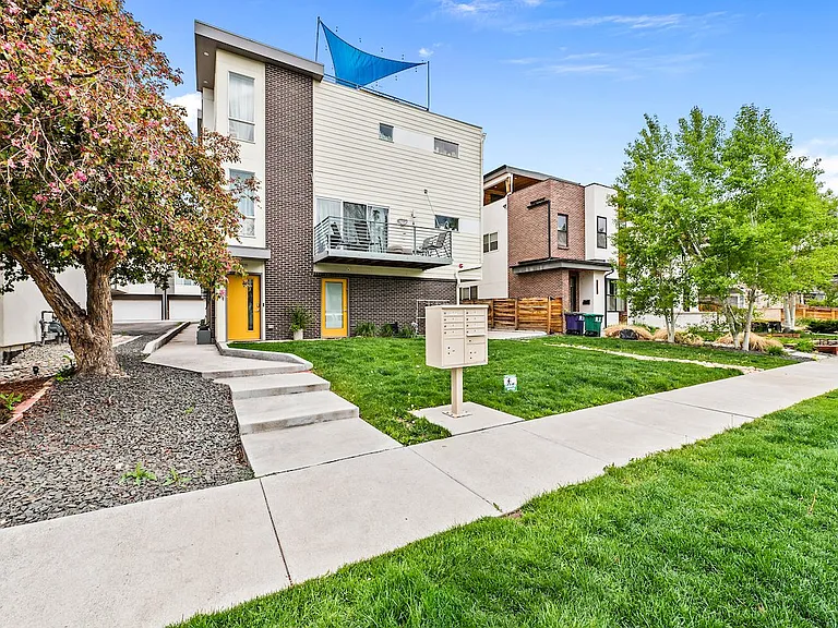 1711 Hooker St #6 — Photo 1