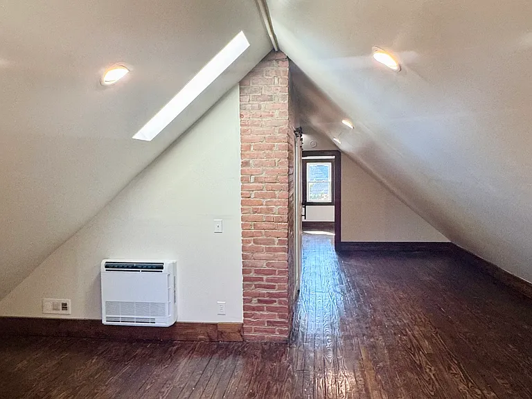 2121 Eldred Ave #UP — Photo 17