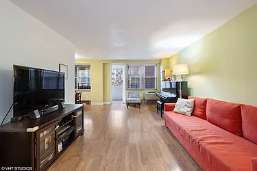 Sold by RIVERTOWN ROSE INC