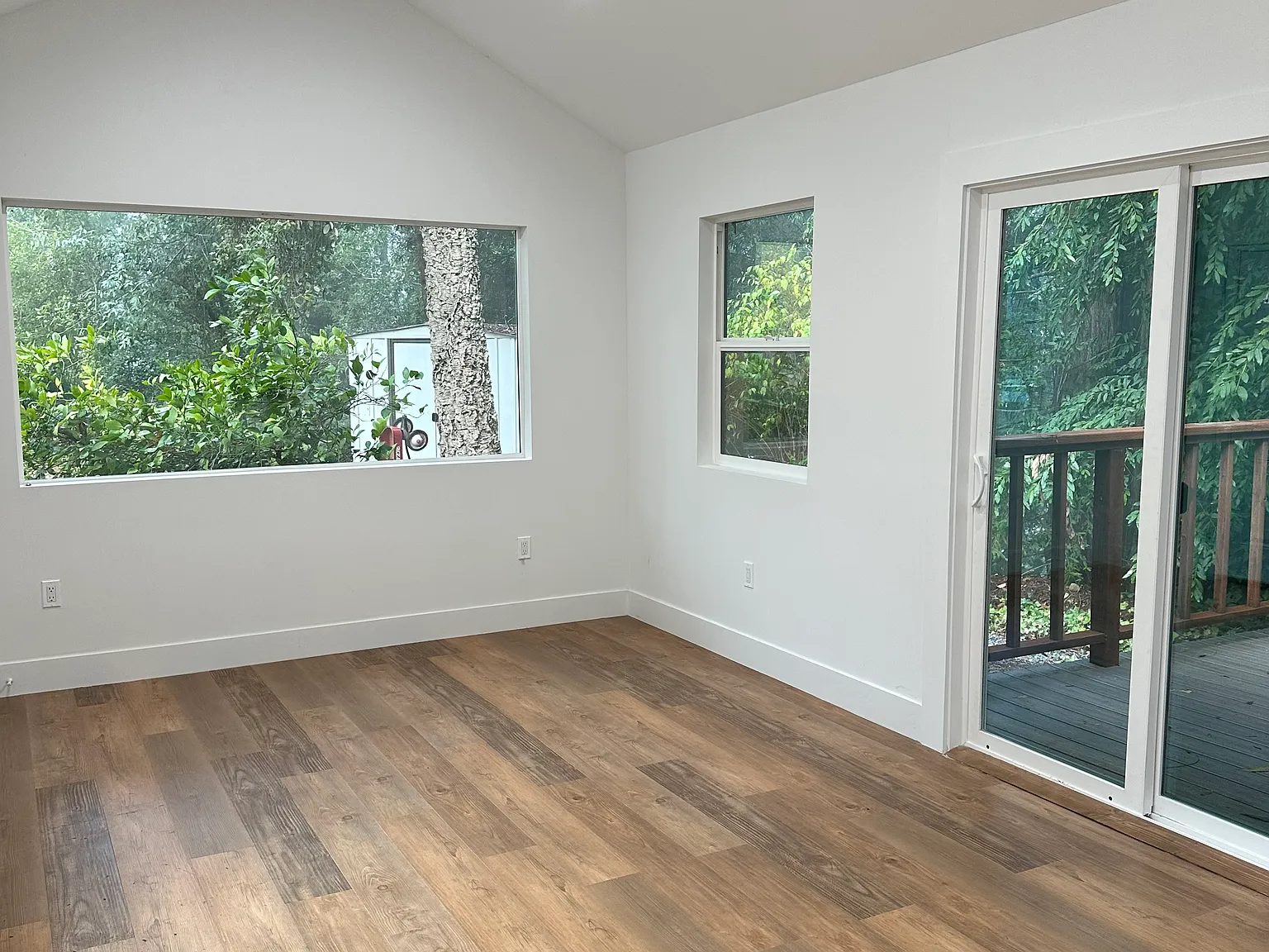 2 bed, 1.5 bath, 1000 sqft, $3,300 — Photo 2