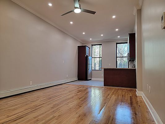 1st image of 309 5th Ave #1