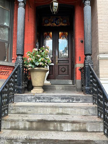 3rd image of 30 Willett Street
