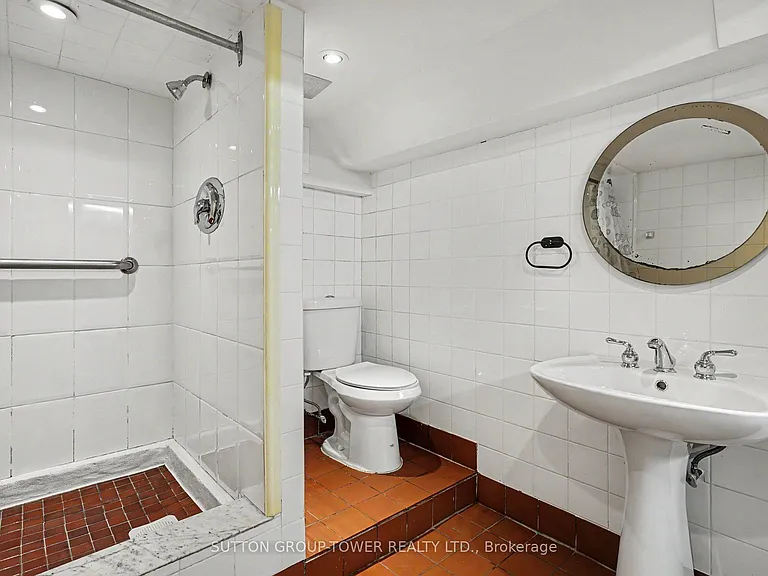 118 Castlefield Ave — Photo 25