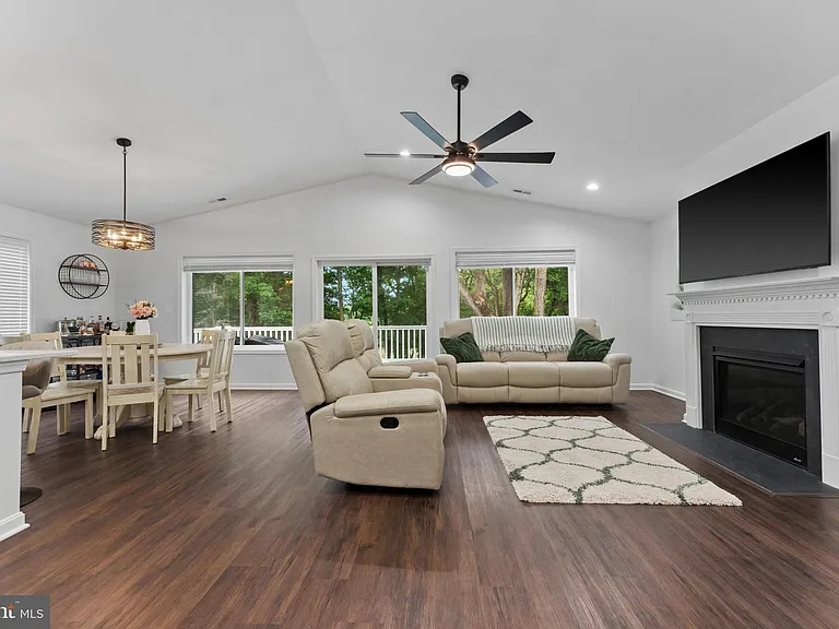 181 Haulover Dr — Photo 11