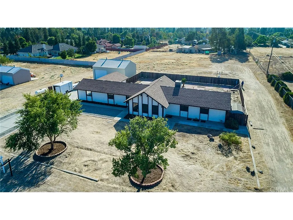 12918 Waverly Rd photo 1