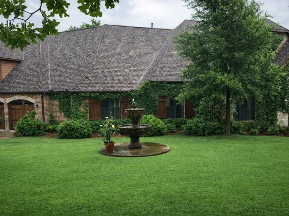 2050 E Oak Shores Dr, Crossroads, TX 76227