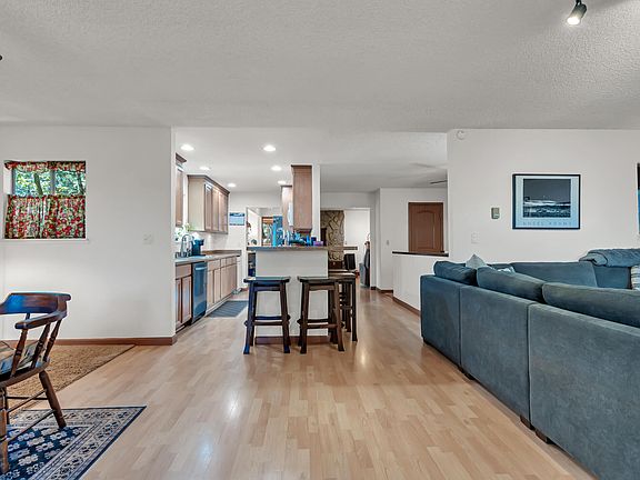 3rd image of 500 Timber Ridge Rd