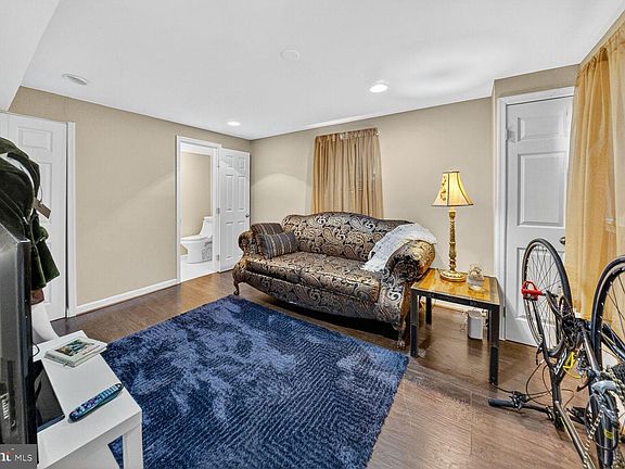 5th image of 6117 Osborn Rd