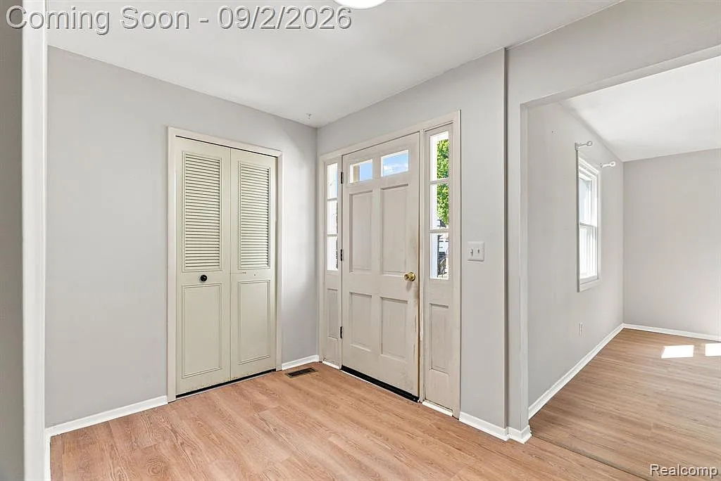 4 bed, 2.5 bath, 2161 sqft, $2,500 — Photo 3
