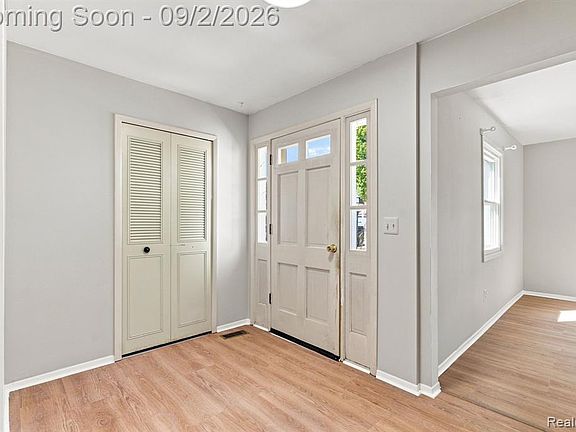 3rd image of 4856 Danbury Dr