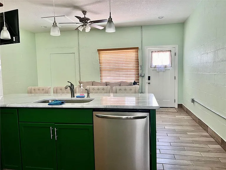 821 Mulberry St #D — Photo 12