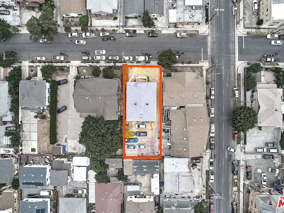 1st image of 182 E 35th St