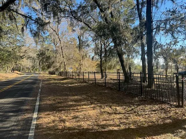 8077 Point Of Pines Rd, Edisto Island, SC 29438