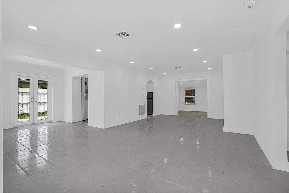 3 bed, 1292 sqft, $3,000 — Photo 3