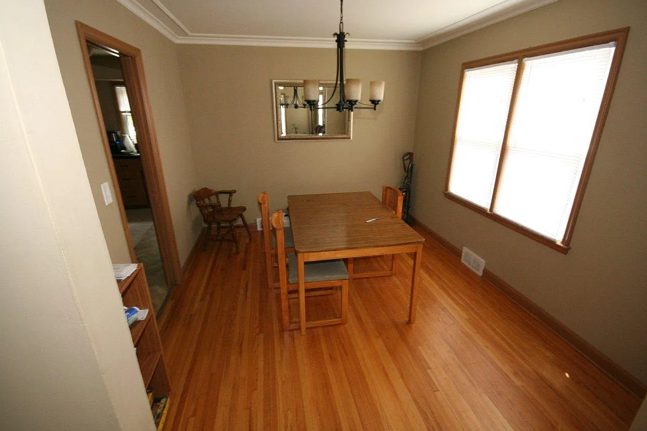 3 bed, 1600 sqft, $1,900 — Photo 2