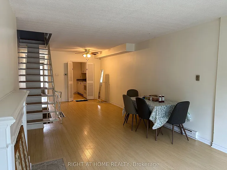 1101 Oxford St W — Photo 14