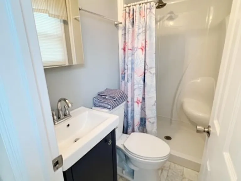 308 Harding Ave #WKLY SUMMER RENTAL — Photo 14