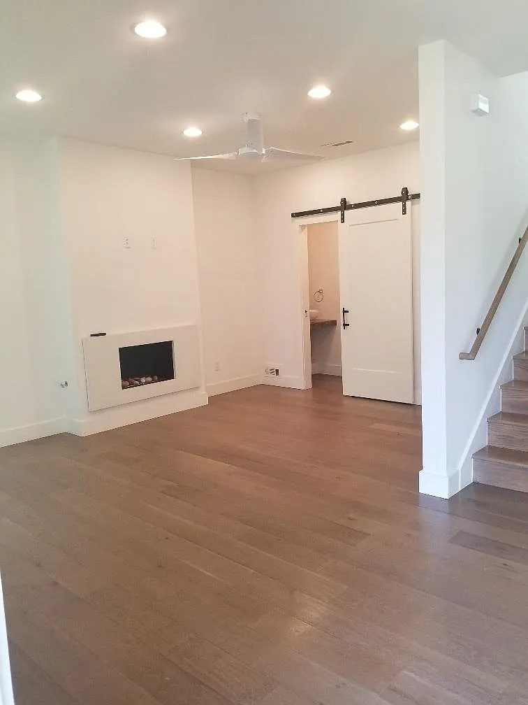 2 bed, 2.5 bath, 1280 sqft, $2,200 — Photo 2