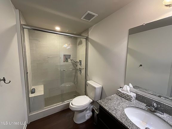 5th image of 290 Russell St APT 211