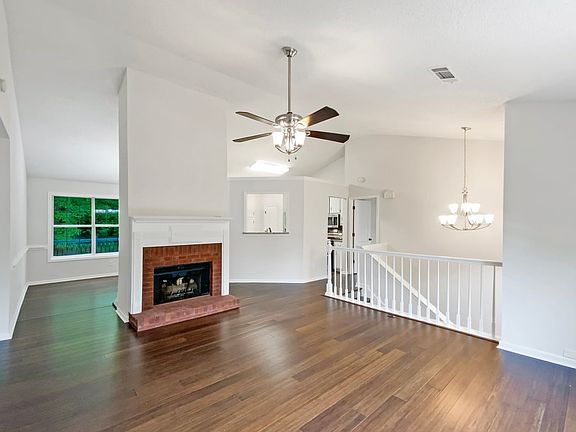 2nd image of 541 McKenzie Ave #C
