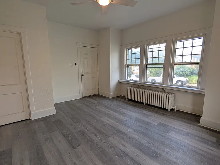 500 Fordham Ave #1 — Photo 4