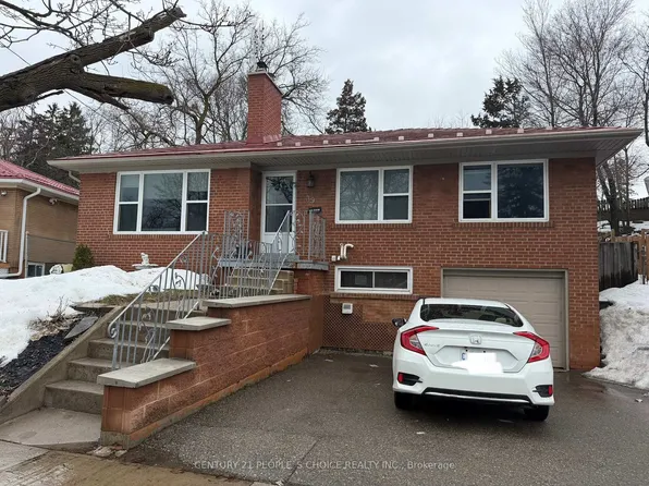 39 Meadowland Dr, Brampton, ON L6W 2R5