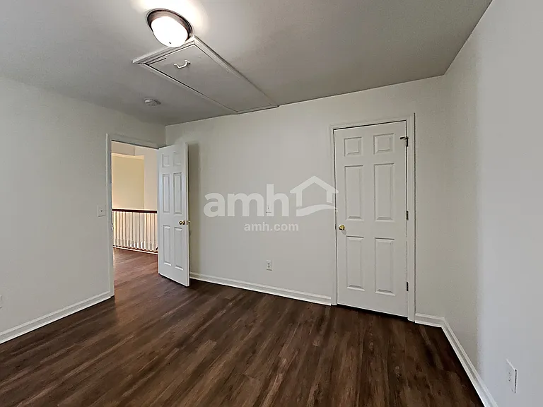 1513 Cardinal Ln — Photo 18
