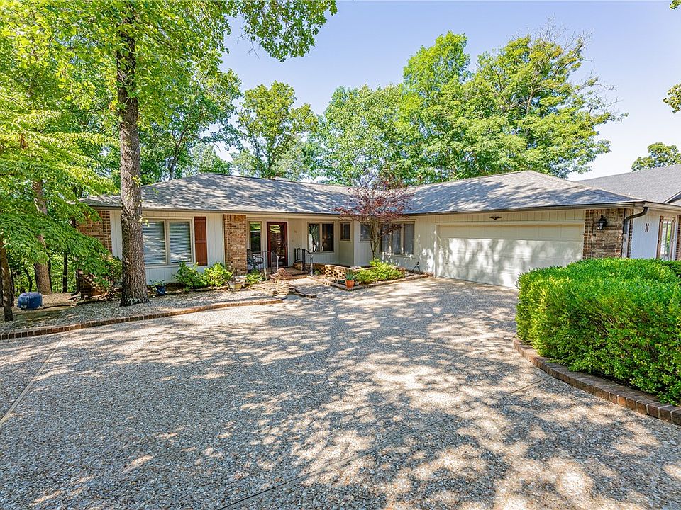 1st image of 36 Kensington Dr