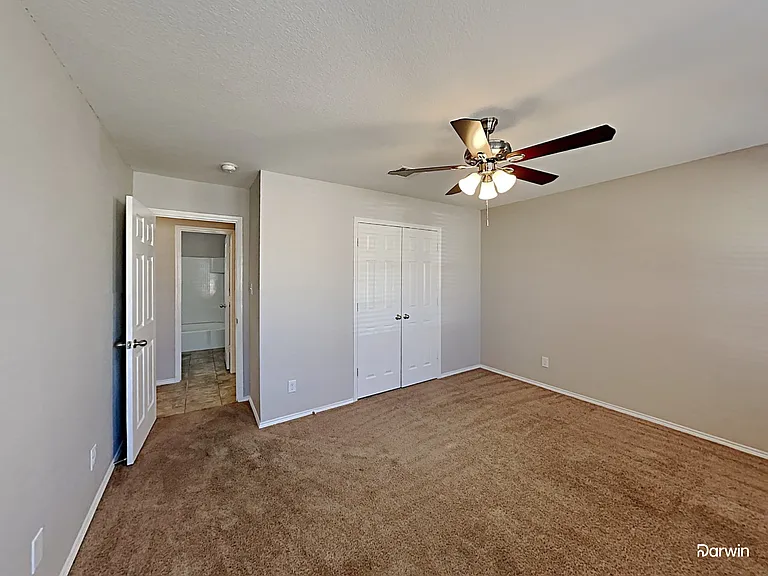 632 Hutchins Dr — Photo 9
