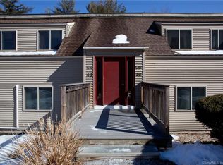 42 Library Ln UNIT 42, Simsbury, CT 06070