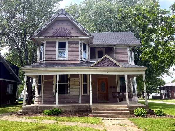229 N 1st St, Vandalia, IL 62471