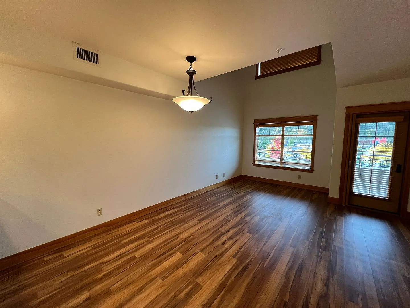 2 bedroom Riverstone condo! — Photo 4