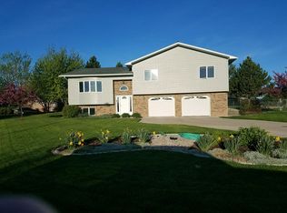 102 Turquoise Dr, Lewistown, MT 59457