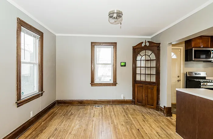 2 bed, 1.0 bath, 808 sqft, $1,495 — Photo 4