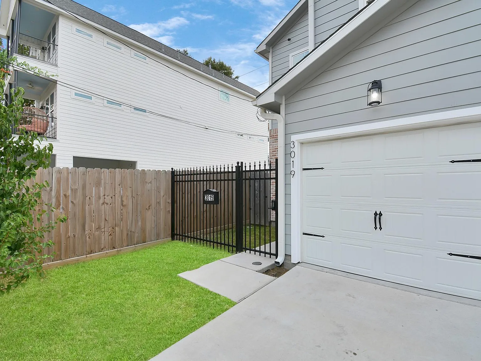 3 bed, 2.5 bath, 1532 sqft, $2,200 — Photo 3