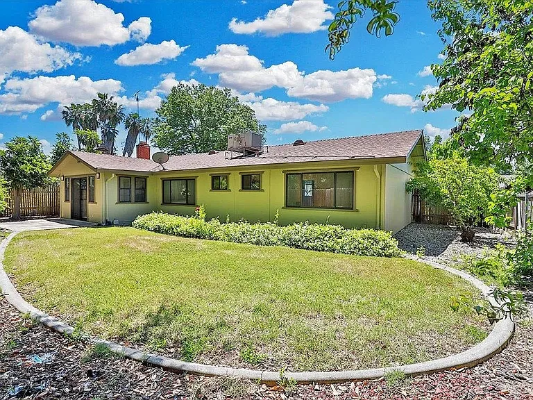 6821 Havenhurst Dr — Photo 28