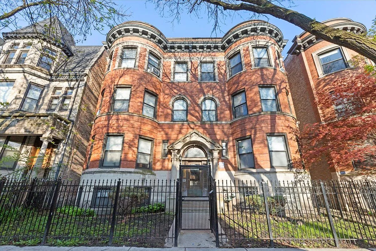 5018-20 S Blackstone — Photo 2