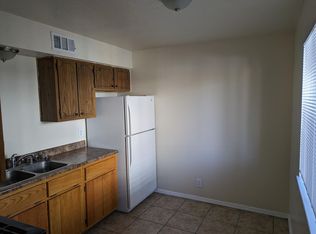 301 & 305 Grove St NE #2B-1BA-750SQFT, Albuquerque, NM 87108
