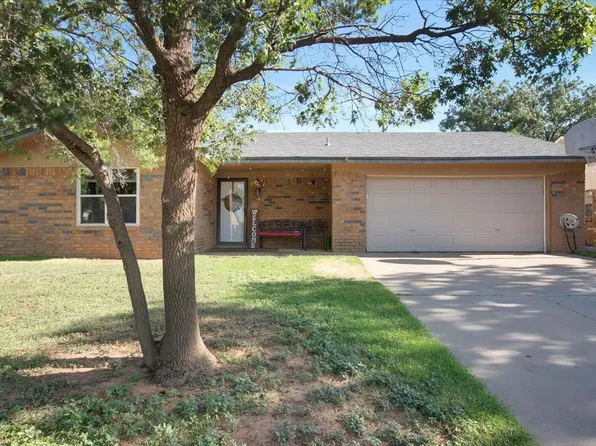 325 Pecan St, Levelland, TX 79336