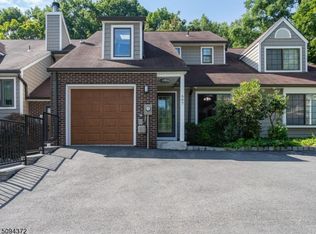 607 Daren Ln #O607, Mine Hill, NJ 07803