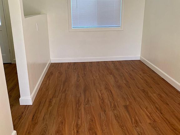 3rd image of 318 1/2 Mar Vista Ave