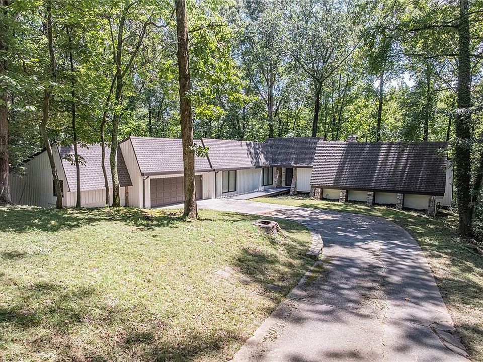 1st image of 4022 Wesley Chapel Rd