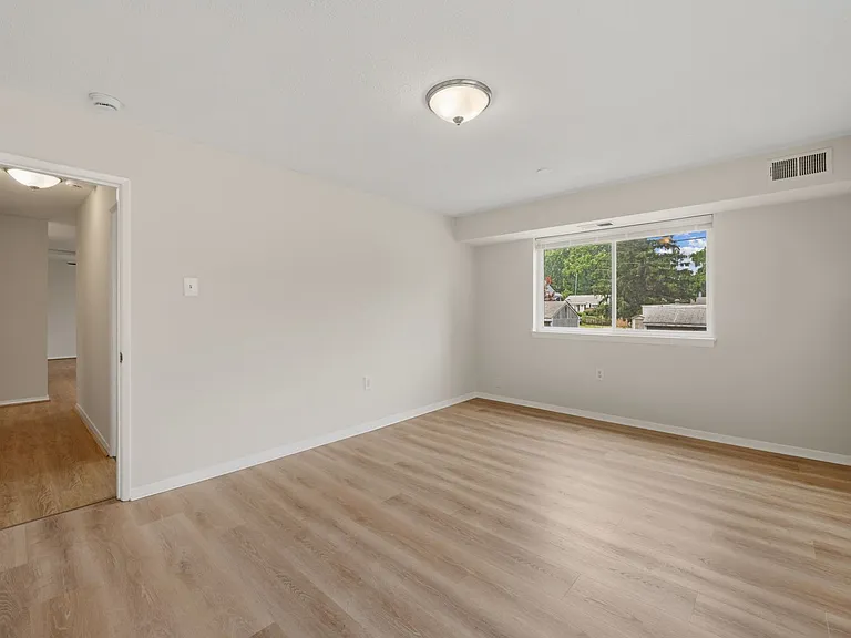 208 Victor Pkwy #A — Photo 10
