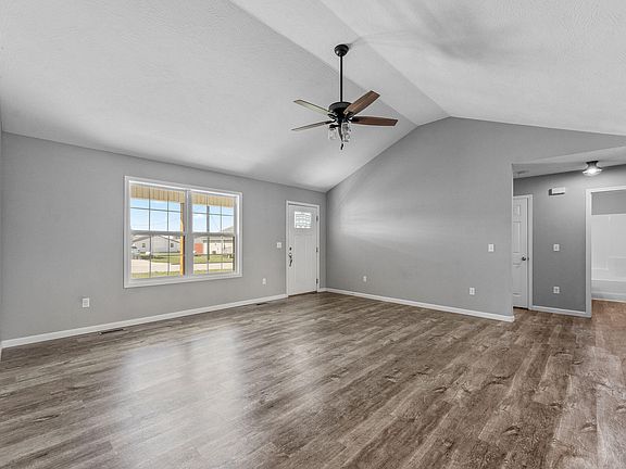4th image of 256 Velma Drive