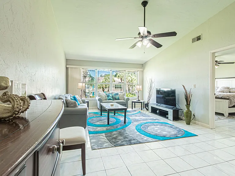 4230 Jack Frost Ct #4 — Photo 4