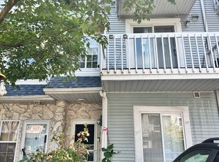 36 Country Dr N #36N, Staten Island, NY 10314