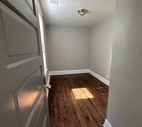 4th image of 3710 N Drake Ave #2