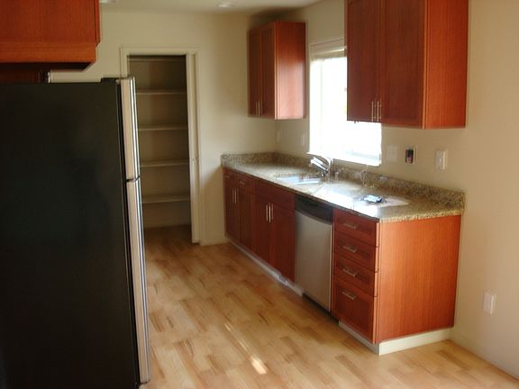 3rd image of 5202 NE 29th Ave